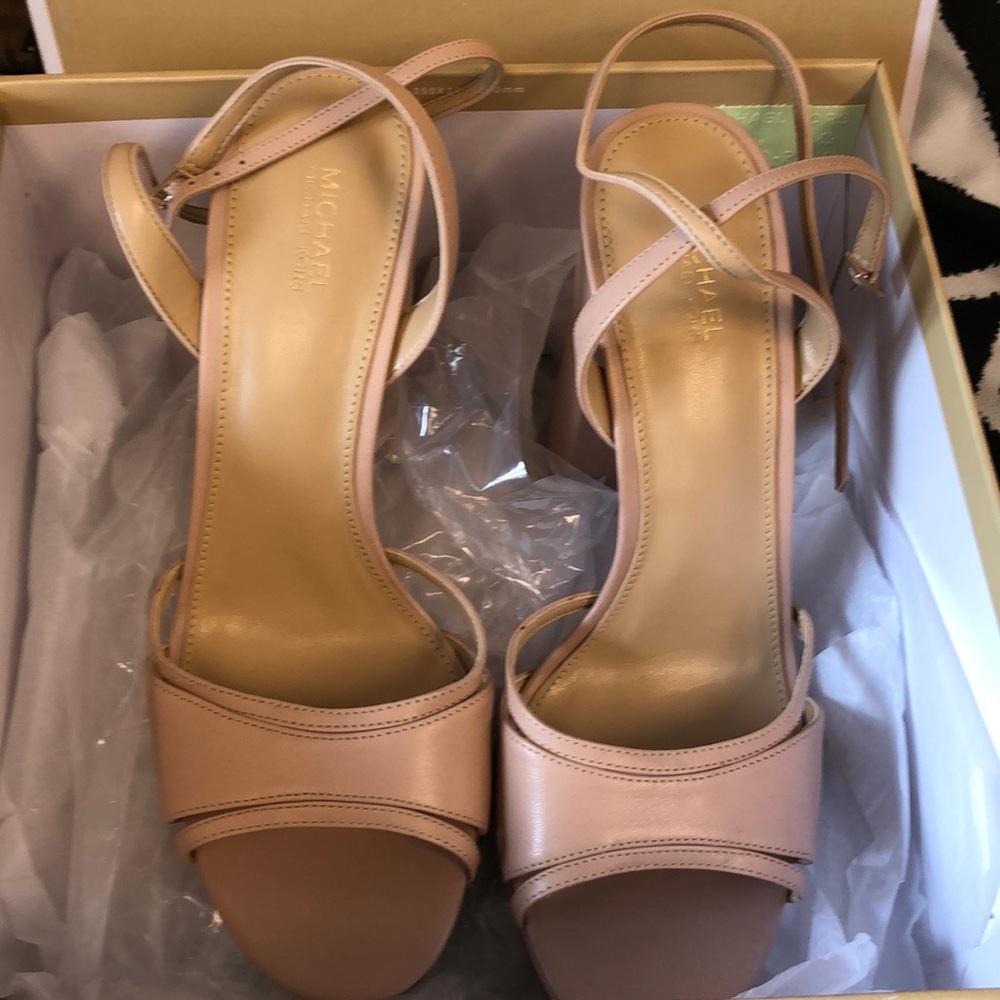 New Michael Kors Sandal size 9 - Picture 2 of 4